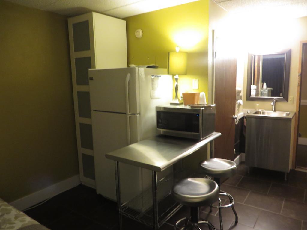 Riverside Suites North Mankato Room photo