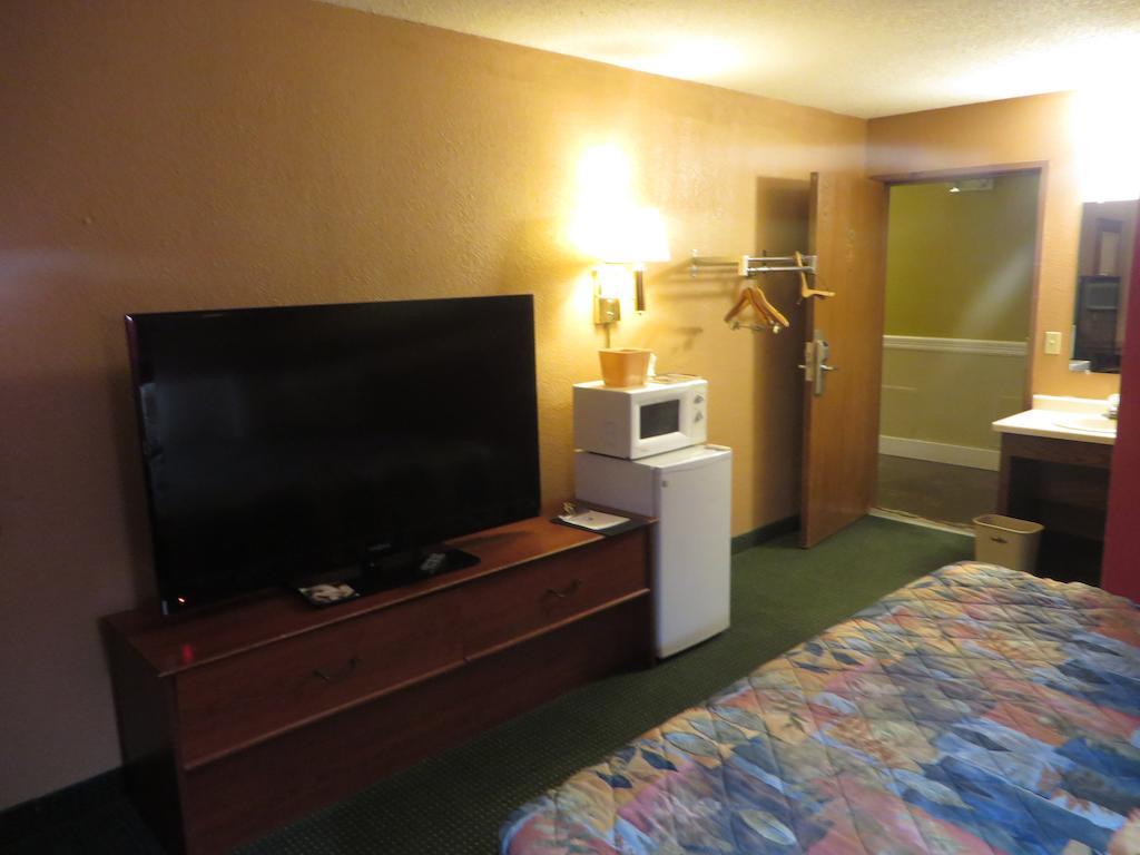 Riverside Suites North Mankato Room photo