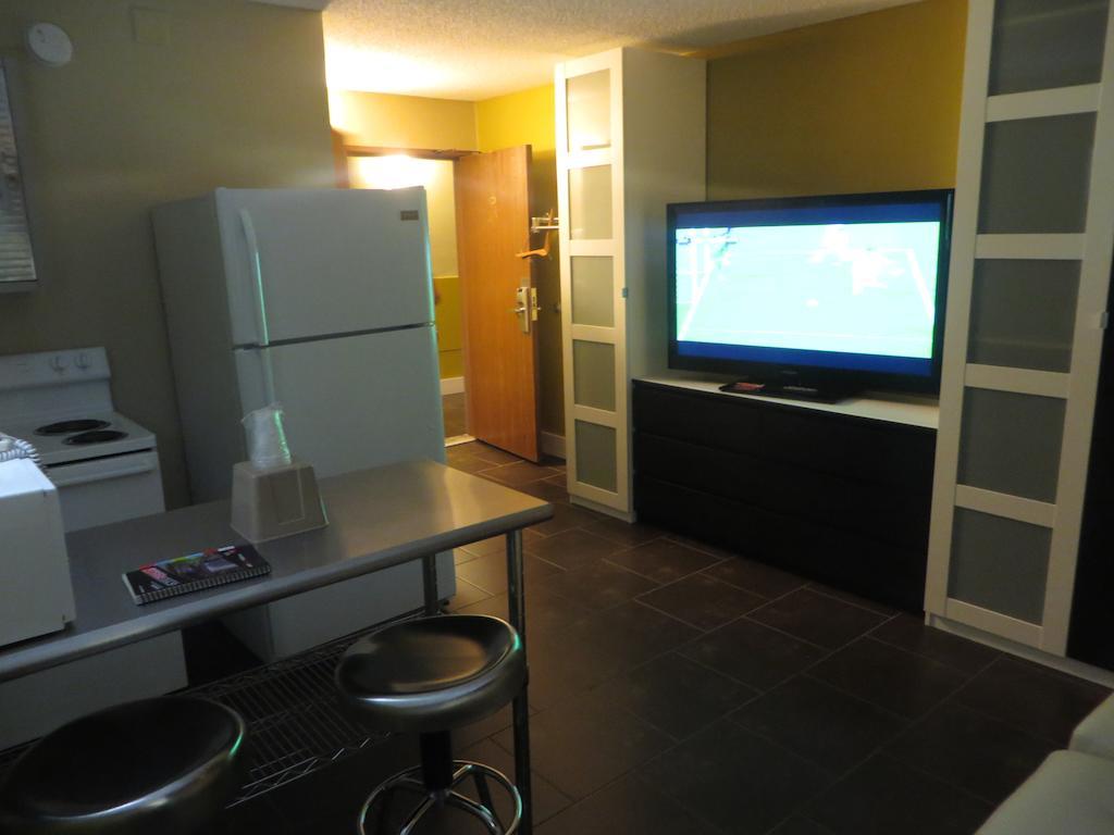 Riverside Suites North Mankato Room photo