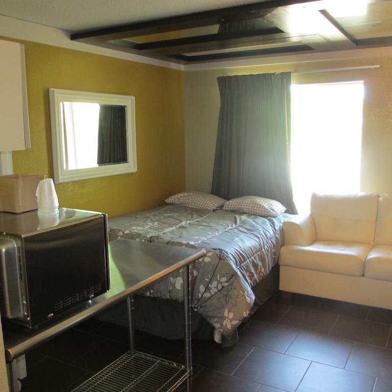 Riverside Suites North Mankato Room photo