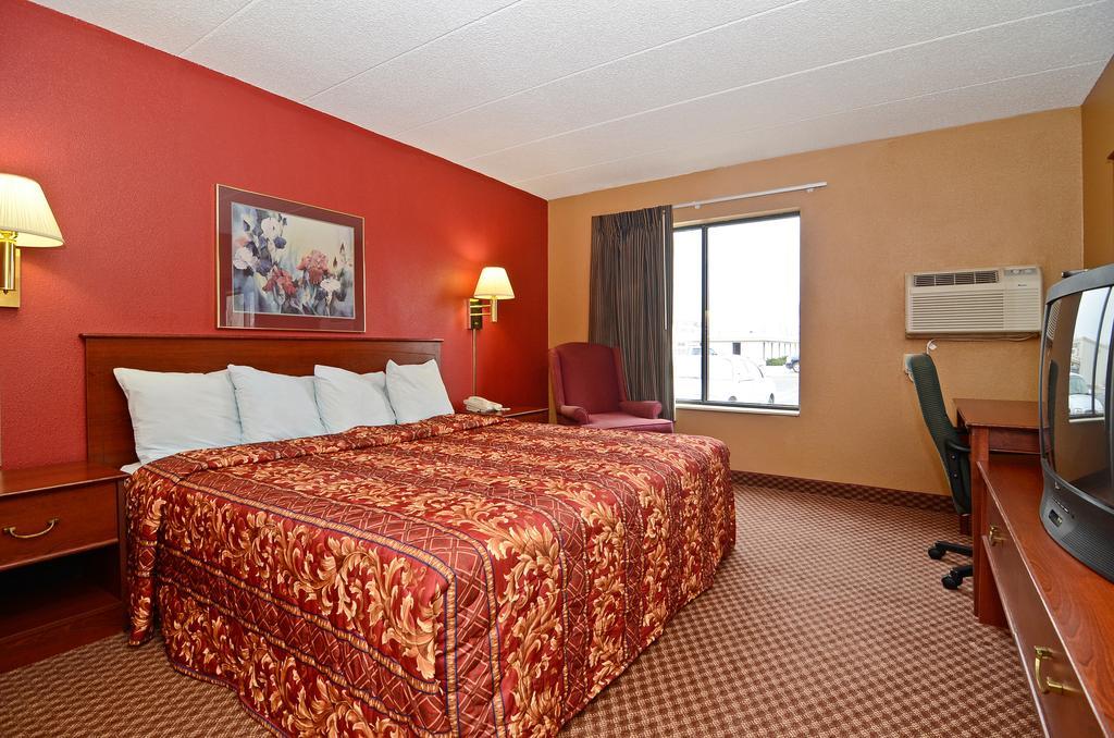 Riverside Suites North Mankato Room photo